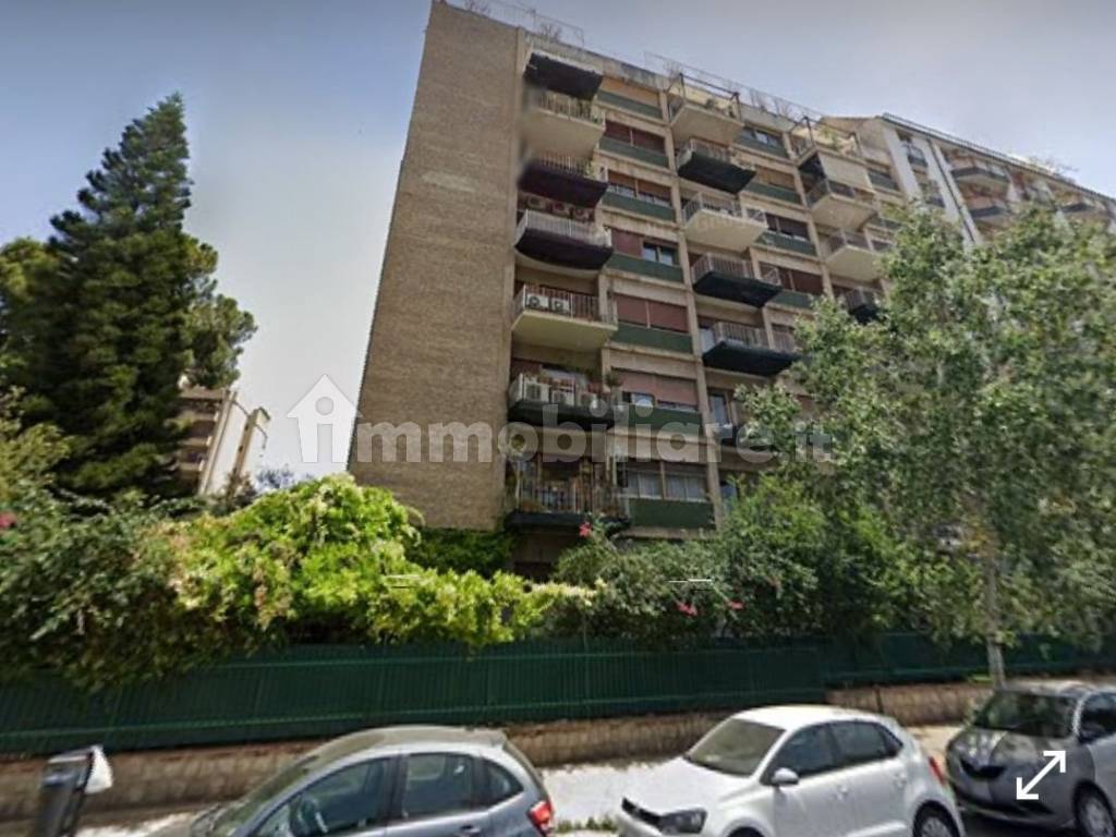 Sale Apartment in via Redipuglia 8. Palermo. Good condition, third ...