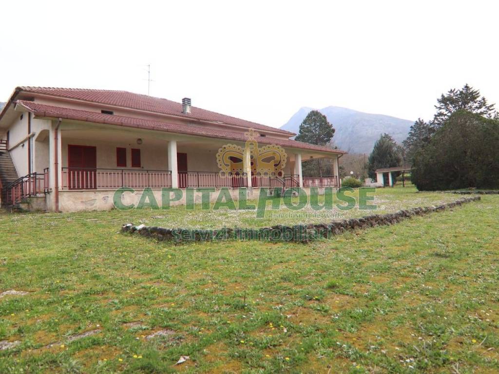 Villa indipendente con terreno