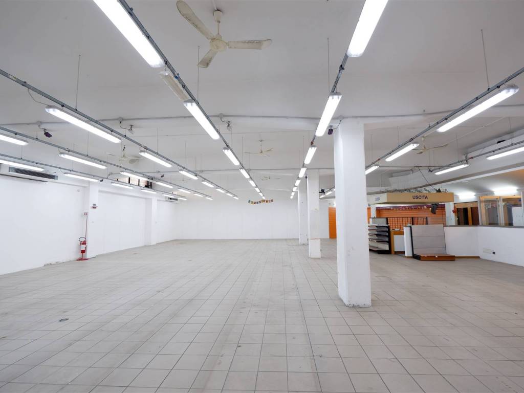 Locale commerciale viale gramsci, san giovanni valdarno