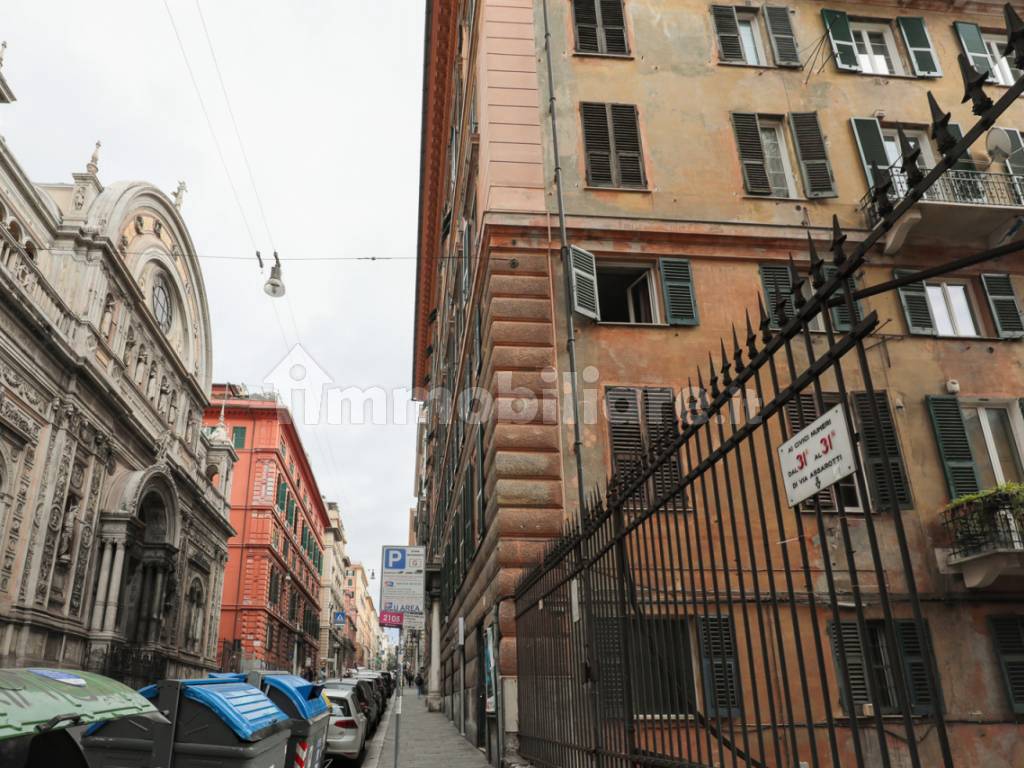 Vendita Appartamento in via Assarotti. Genova. Da ristrutturare, piano  rialzato, posto auto, con balcone, riscaldamento centralizzato, rif.  101726253