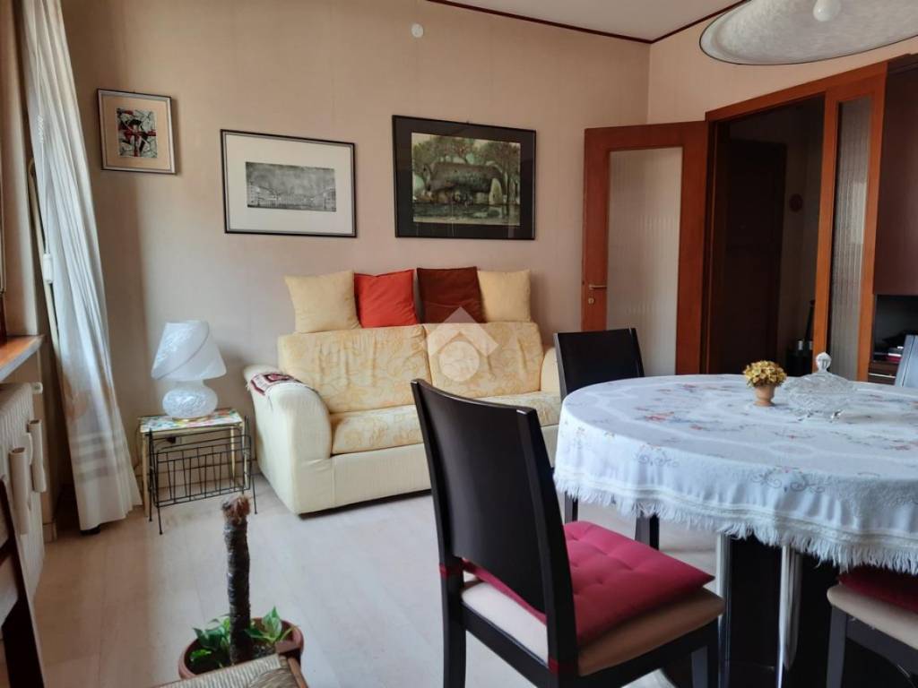 Sale Apartment Trieste. 3room flat in via vidali 5. Good condition