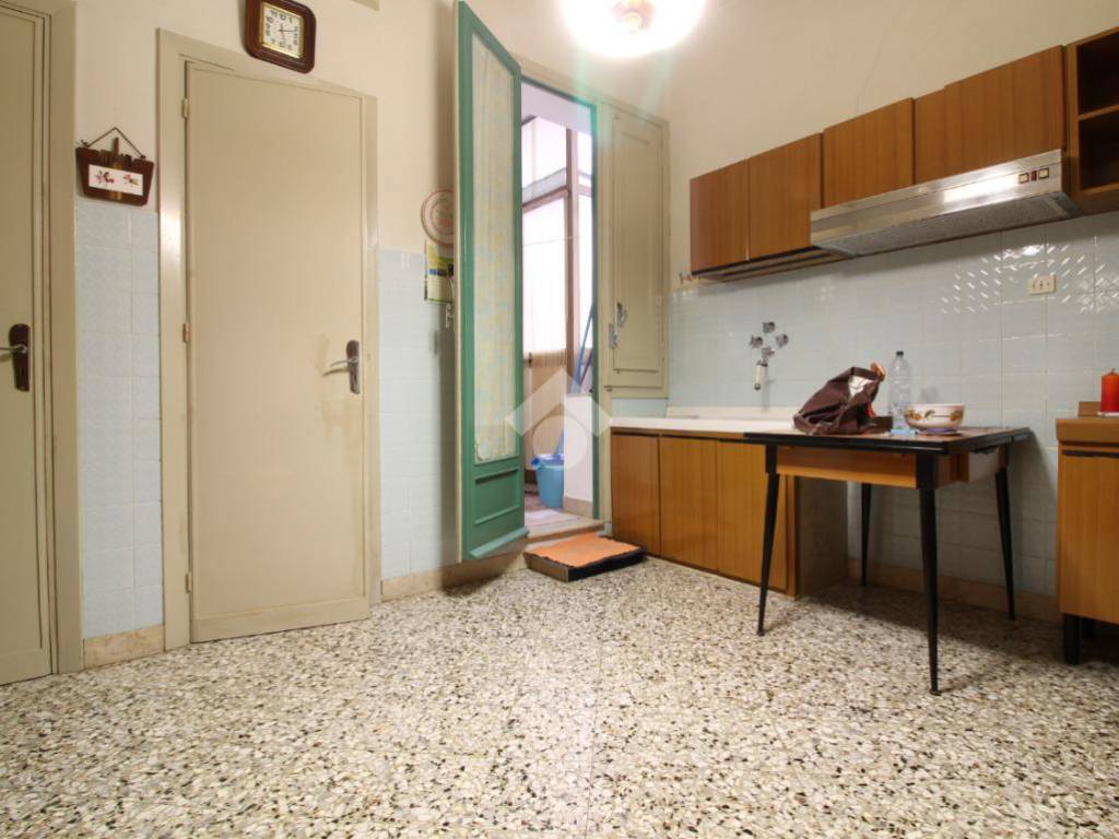 Vendita Appartamento in corso Piersanti Mattarella. Trapani. Buono stato,  primo piano, con terrazza, riscaldamento autonomo, rif. 102049446