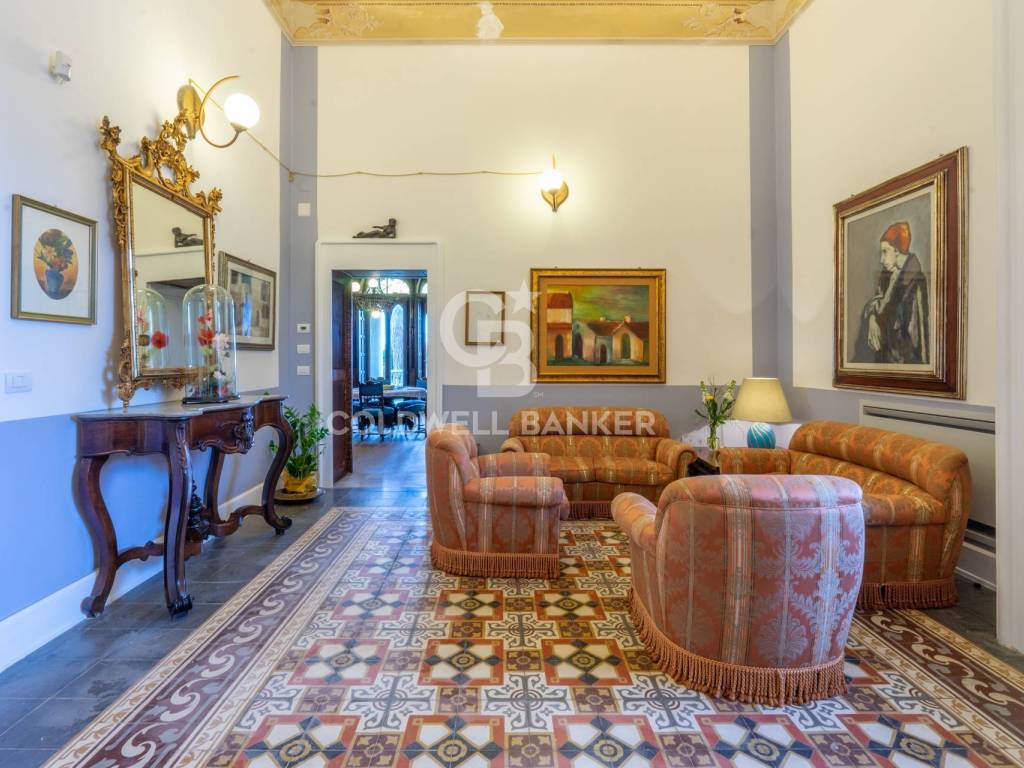 Vendita Villa unifamiliare in via Castel del Monte Snc Corato. Buono stato,  posto auto, con terrazza, riscaldamento autonomo, 635 m², rif. 102065742
