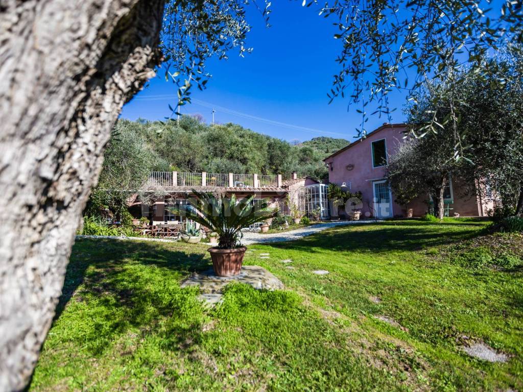 vendita-villa-unifamiliare-in-via-della-colombaia-17-massarosa-ottimo