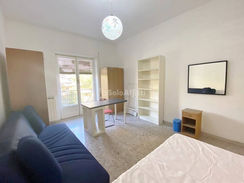 Stanza singola in affitto, affittasi camera