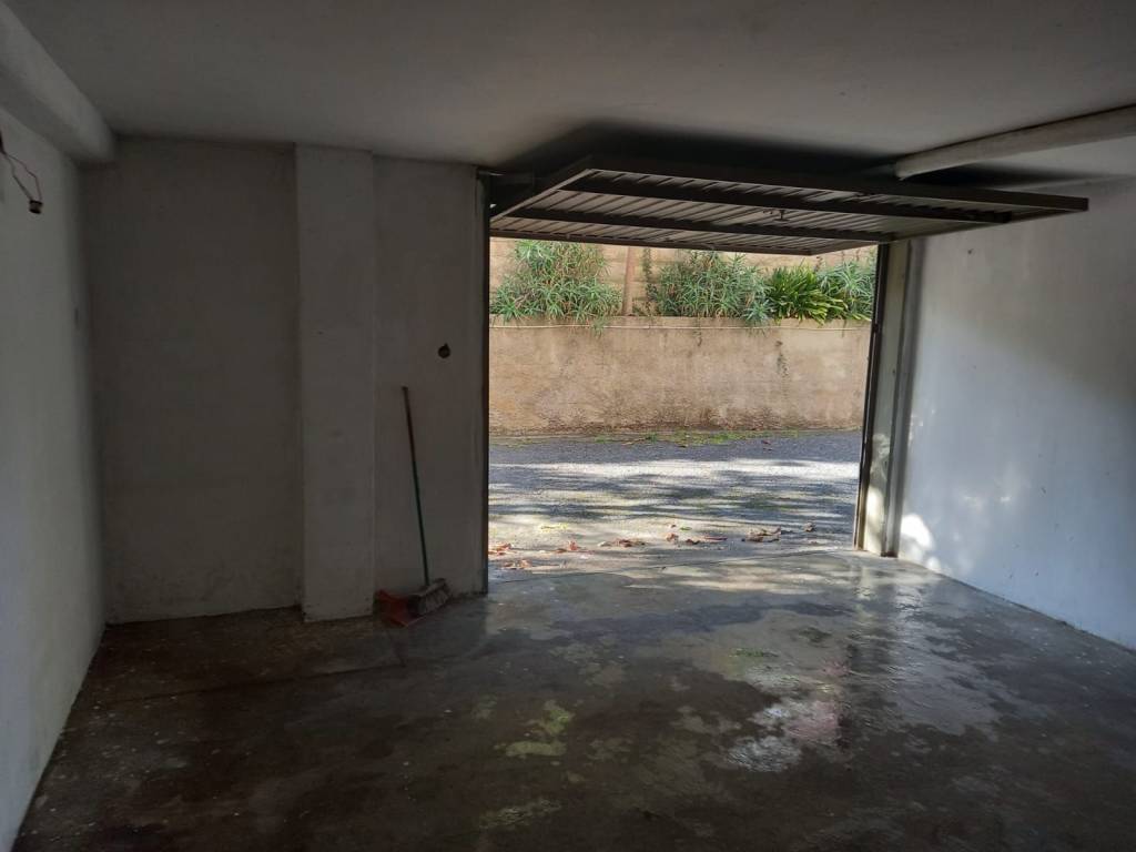 Garage - box via fabio filzi, centro, diano marina
