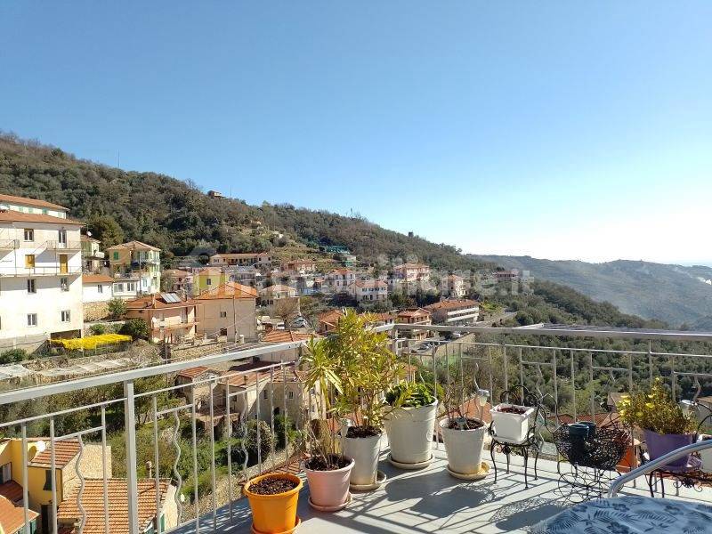 terrazza vivibile con vista paramica fino al mare