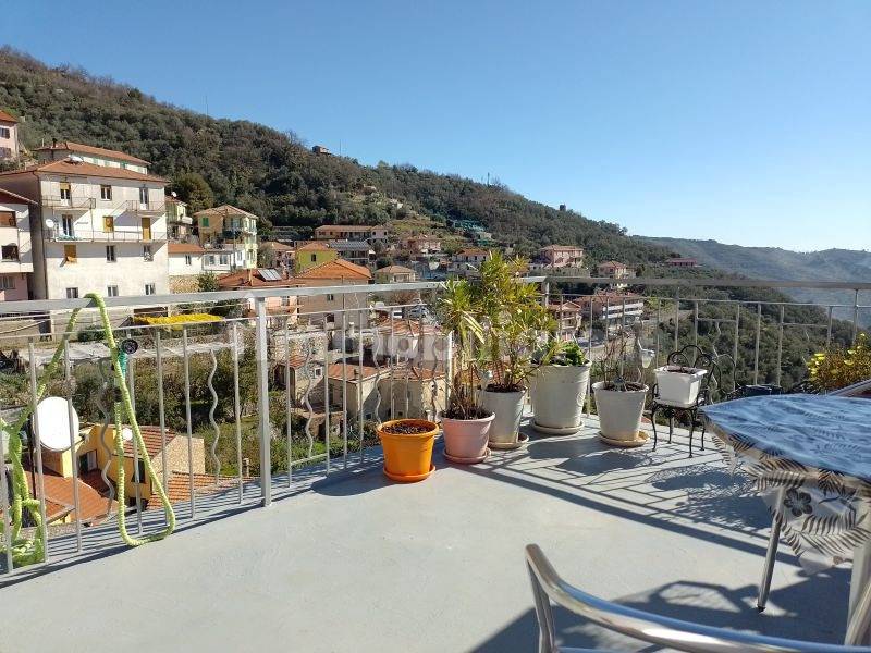 terrazza vivibile con vista paramica fino al mare