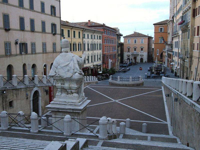 Bar, corsi, ancona