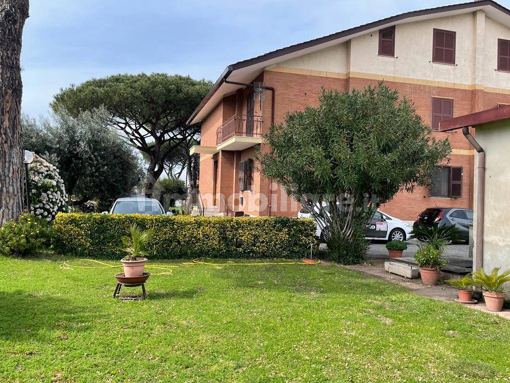 Rustico - Casale in vendita a Roma