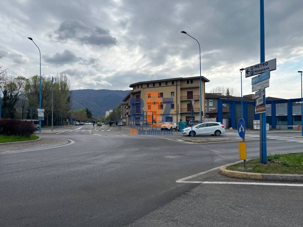 Vendita Terratetto plurifamiliare in via dello Stadio Brescia. Da  ristrutturare, posto auto, riscaldamento centralizzato, 2160 m², rif.  102117456