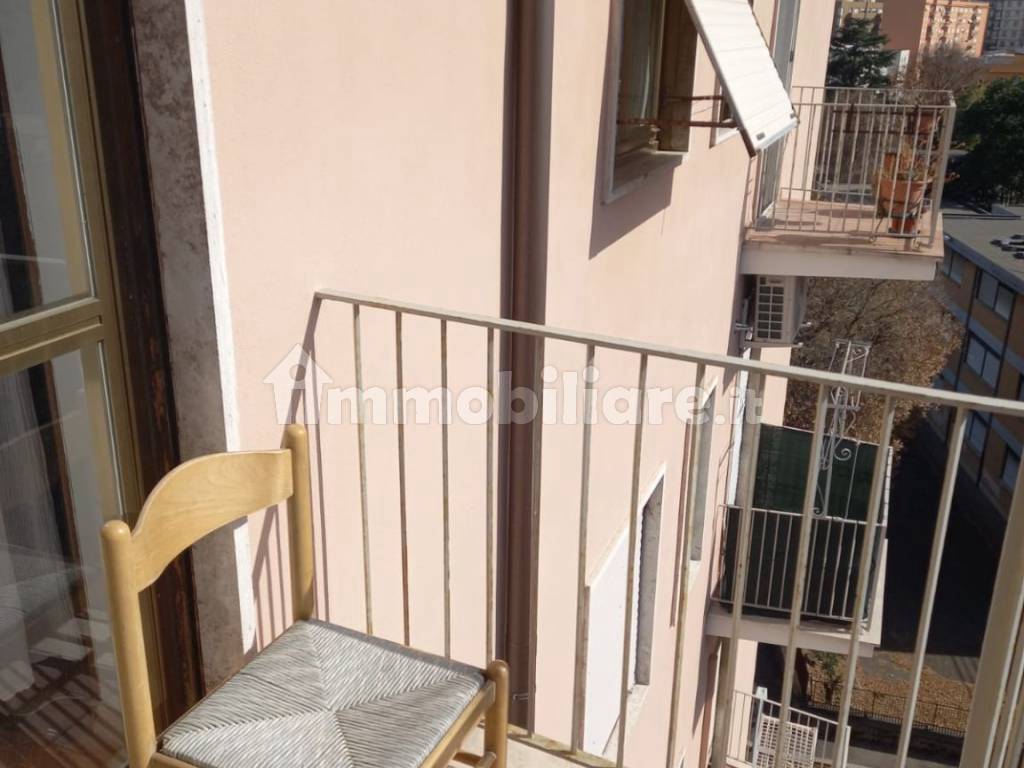 Stanza singola in affitto, affittasi camera singola via Enrico