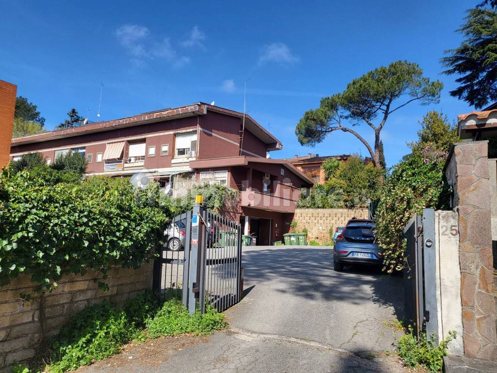 Garage Box Via Ernesto Basile 81 Roma Rif 102120002 Immobiliare it