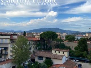 Firenze vendesi attico in via delle Porte Nuove