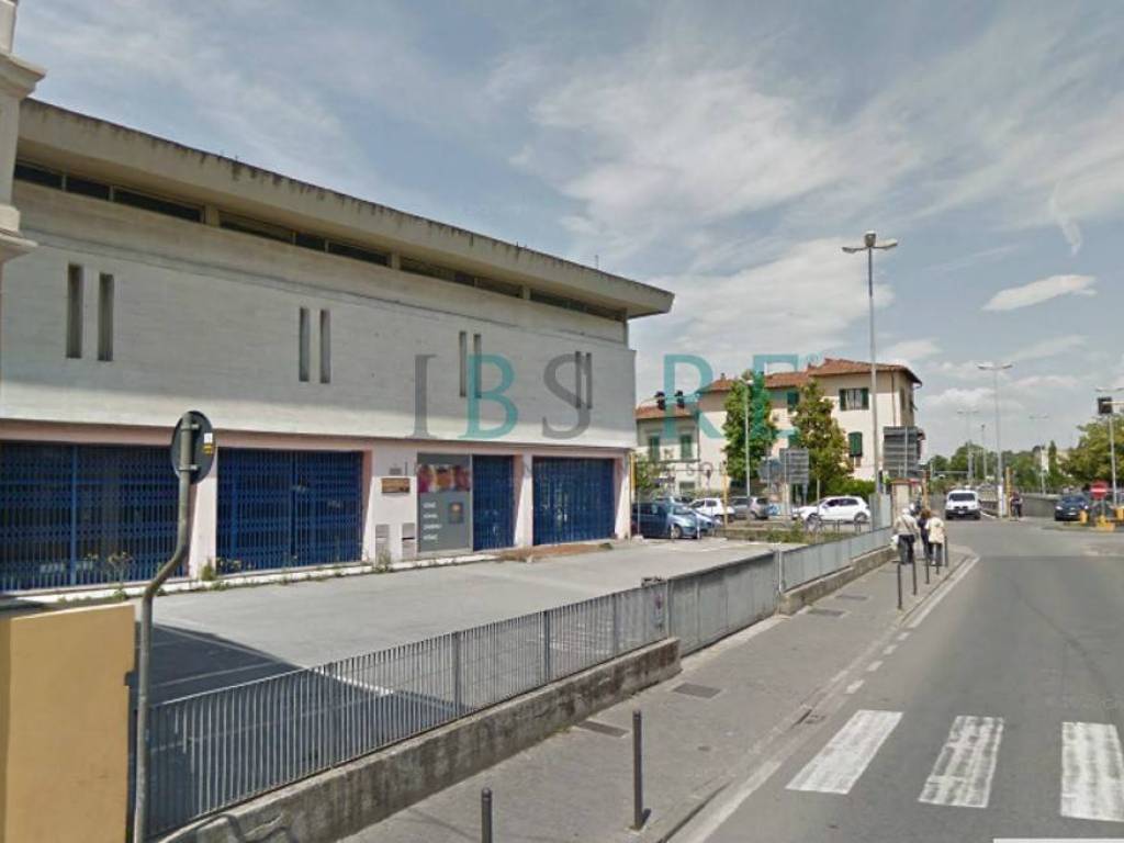 Locale commerciale via Carlo Salomone Cammeo, Pisa, Rif. 102053692 -  Immobiliare.it