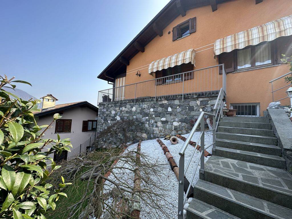 Lago Como Menaggio Casa con Terrazzo e Garage rid-3