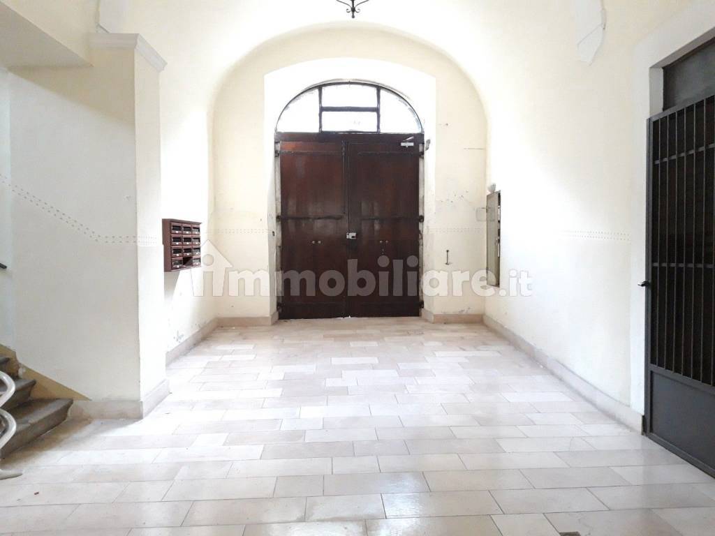 Sale Apartment Sulmona. 4room flat in viale Roosevelt 35. To be refurbished, second floor, ref