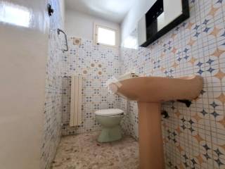 BAGNO DI SERVIZIO ZONA GIONRO PIANO TERRA