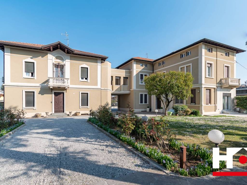 Vendita Appartamento San Zeno Naviglio. Quadrilocale in via Armando