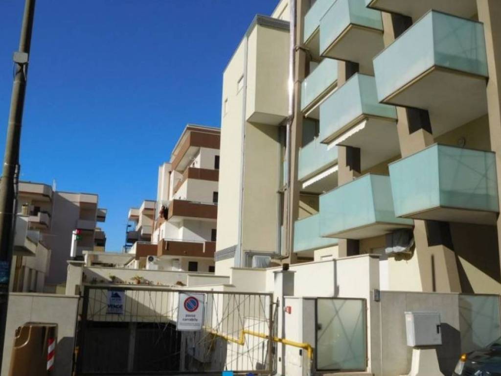 Garage - box via giovanni pascoli 4, via lecce, ospedale, gallipoli
