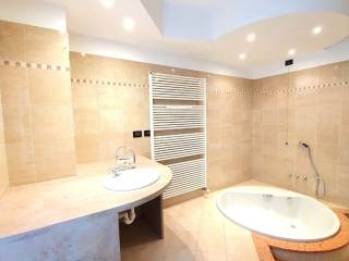 BAGNO PRIVATO 16