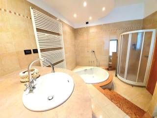 BAGNO PRIVATO 16