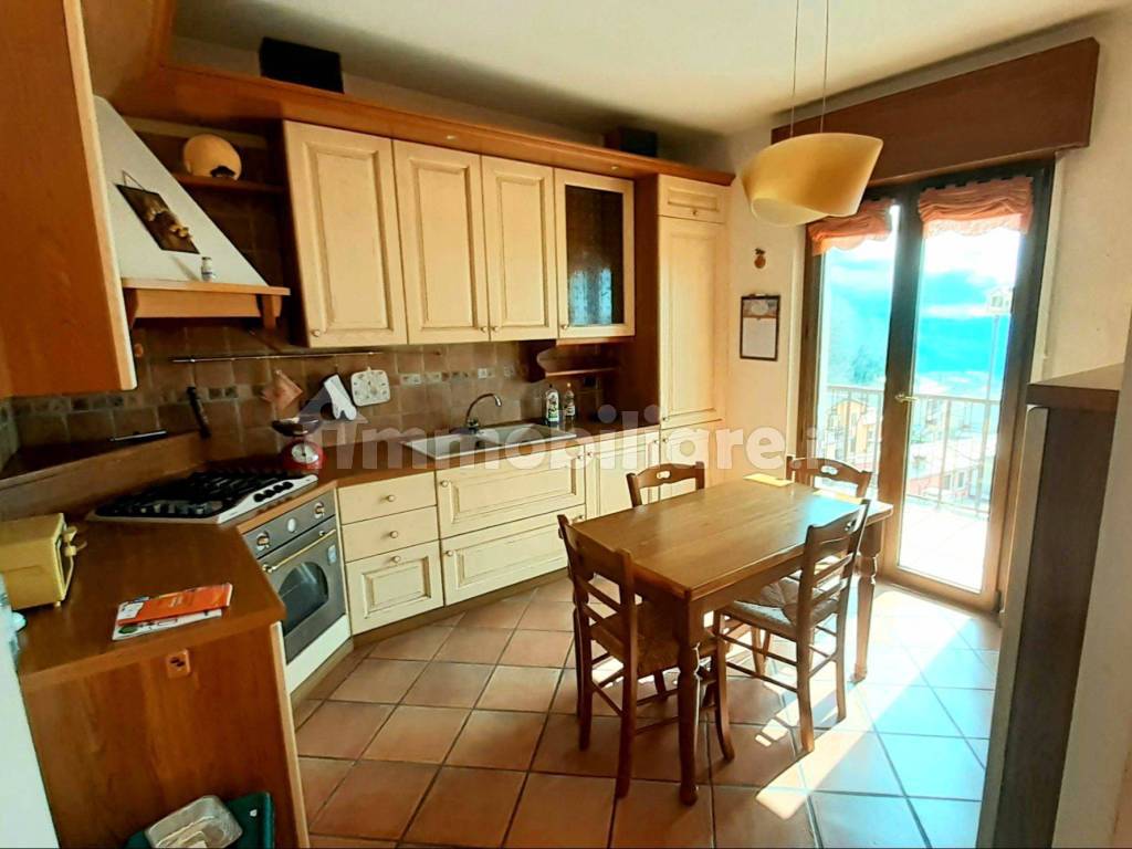 Vendita Appartamento Bosco Chiesanuova. Quadrilocale in via Italo