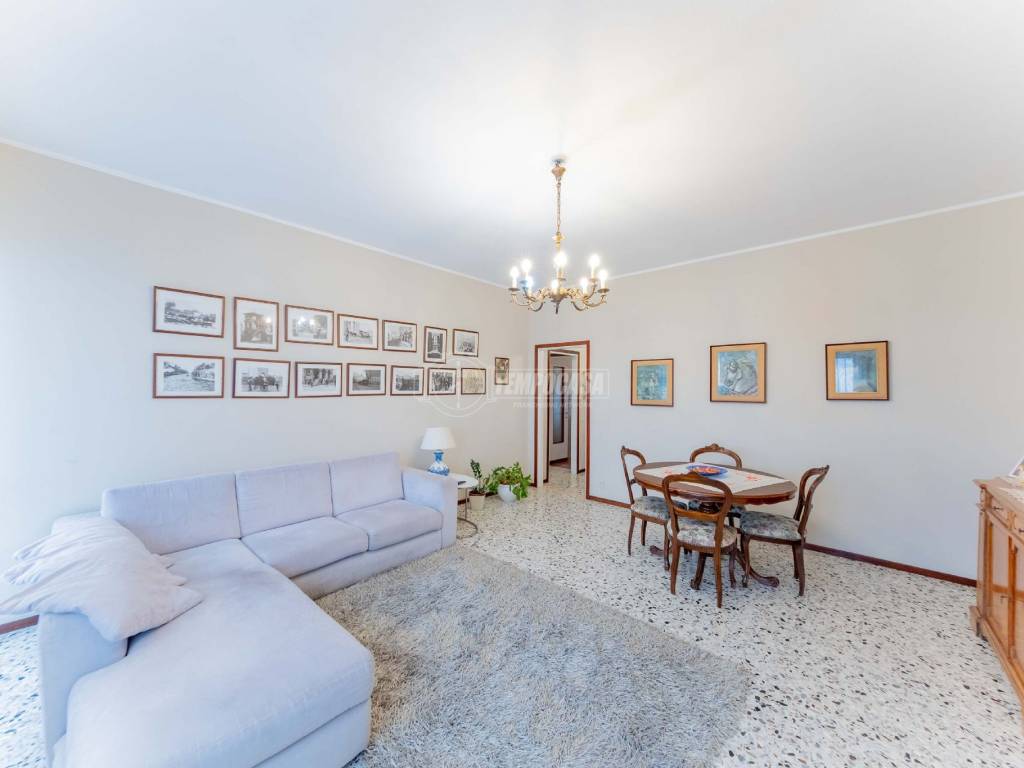 Vendita Appartamento Corbetta. Quadrilocale in via Pasubio. Buono stato ...