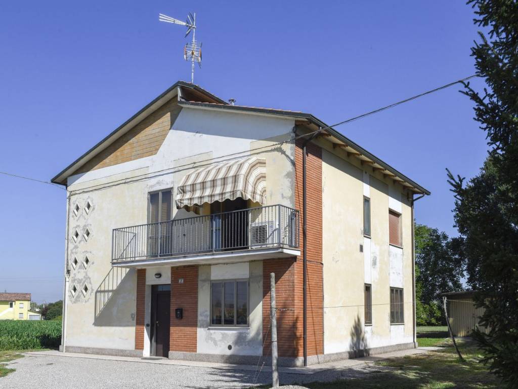 Villa unifamiliare via Sagrestia 25, Crevalcore