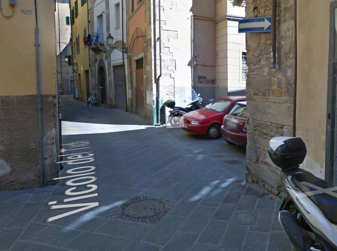 Rent Apartment Pisa. 2room flat in vicolo del Tidi. Good condition