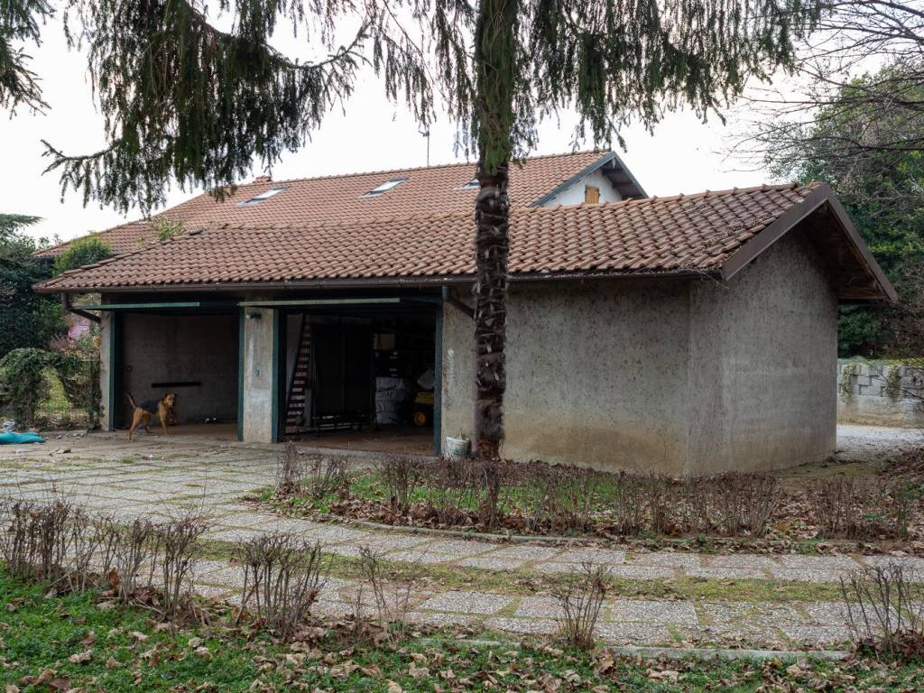 VILLA IN VENDITA A LOMAZZO