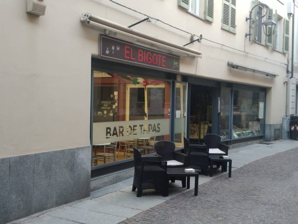 Bar via antonio astesano 9, centro storico, asti