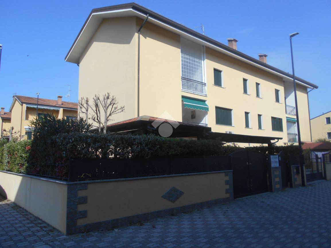 Vendita Villa plurifamiliare in via Zamboni Ferruccio 8 Comacchio. Nuova,  posto auto, con terrazza, riscaldamento autonomo, 180 m², rif. 102405684