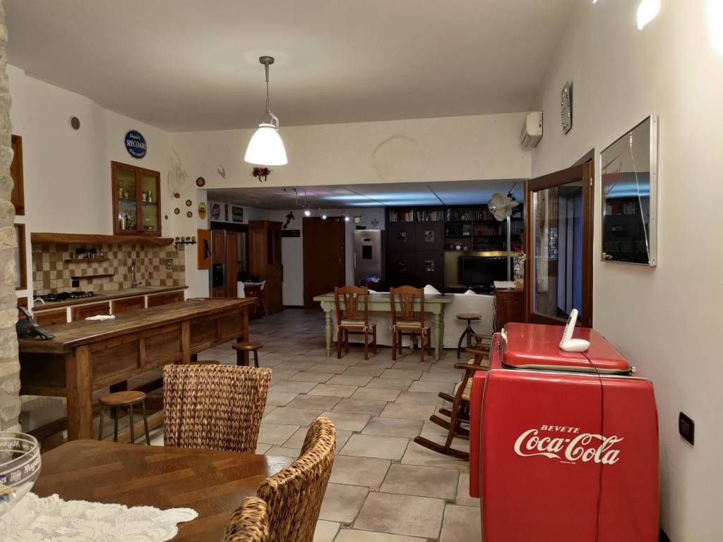 Vendita Villa bifamiliare in via Jussi San Lazzaro di Savena. Ottimo