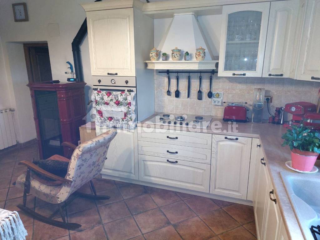 Vendita Appartamento Castelfranco Piandisco. Quadrilocale in Strada