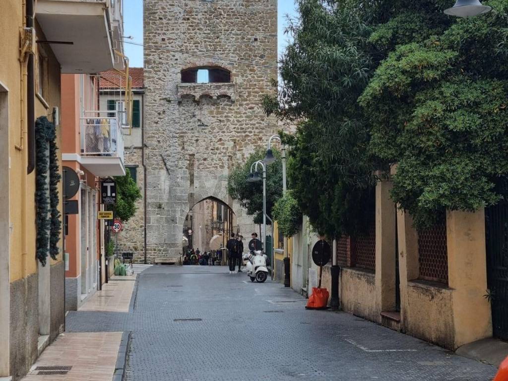 VIA MONASTERO