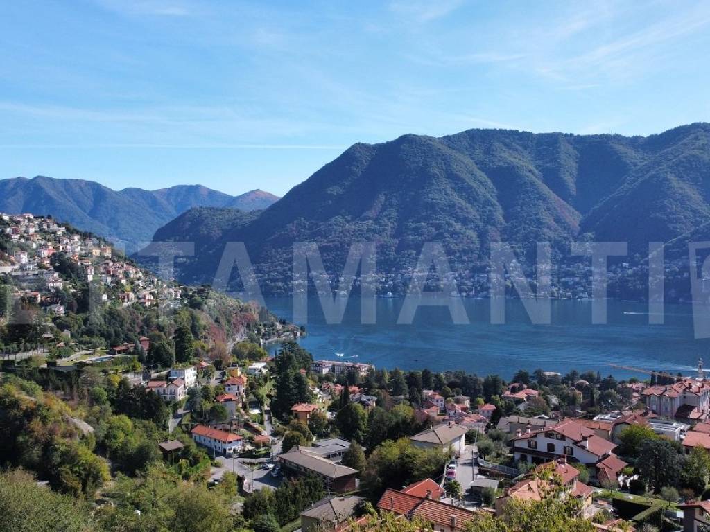 lake como view