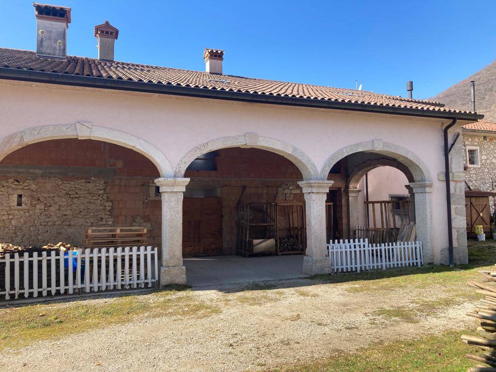 Vendita Rustico Bassano del Grappa. Nuovo, 239 m², rif. 102481388