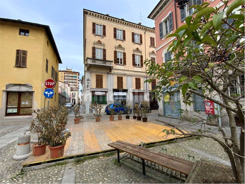 PIAZZA TORNIELLI