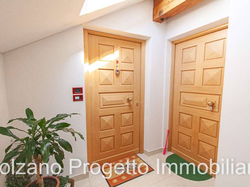 Ingresso appartamento sottotetto