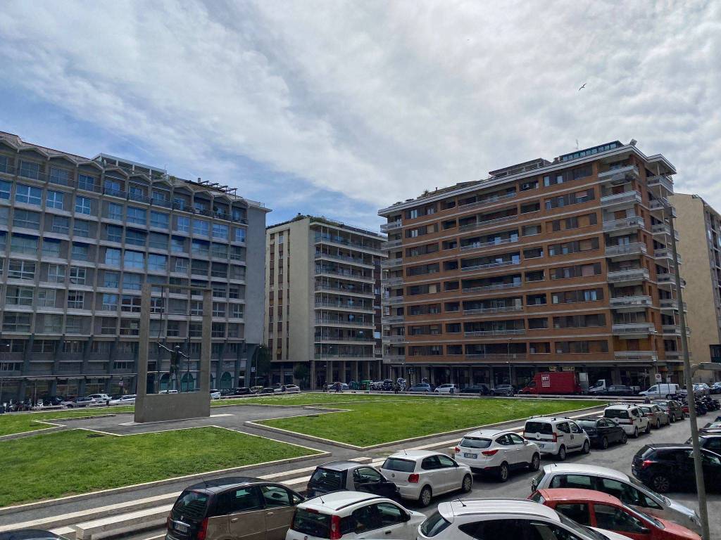 Sale Apartment Savona. 3room flat in piazza Martiri.... Good condition