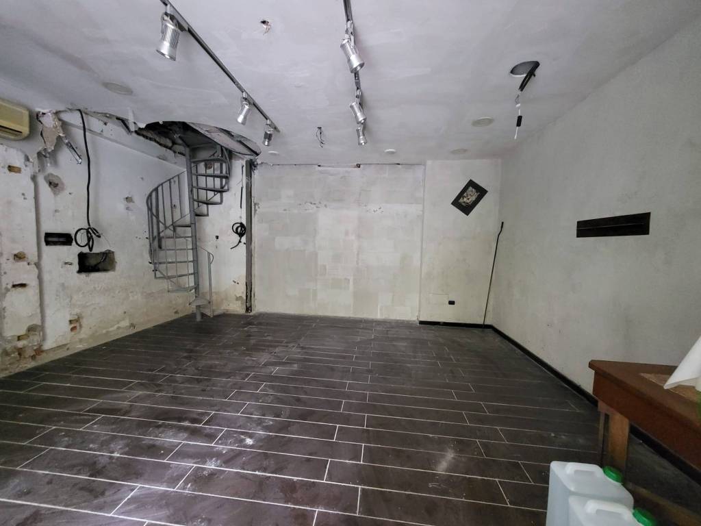 Attività commerciale via dei Principati 49, Salerno, rif. 102525062