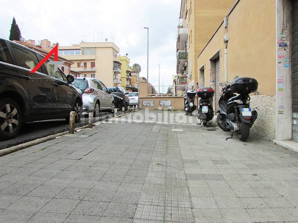 Locale commerciale via dei Gonzaga, Roma, rif. 102528544 Immobiliare.it
