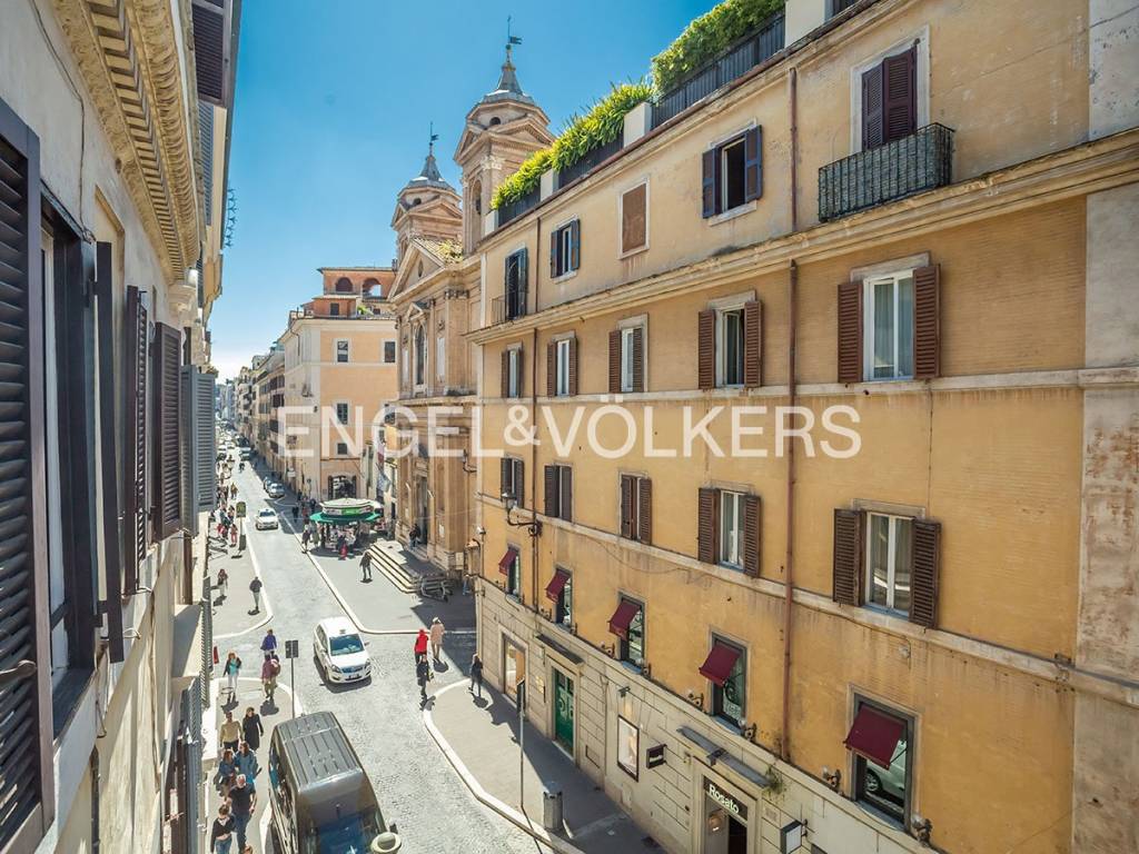 Vente Appartement en via del Babuino. Rome. Excellent état, deuxième ...