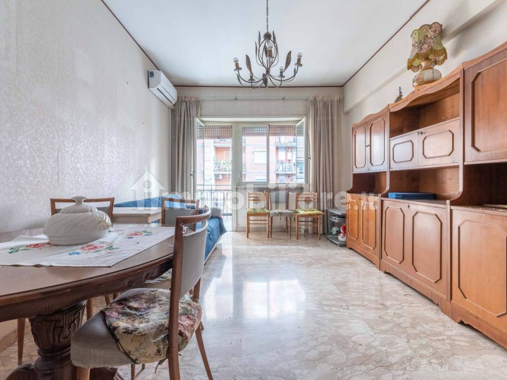 Vendita Appartamento Roma. Quadrilocale in via Luigi Arnaldo Vassallo ...