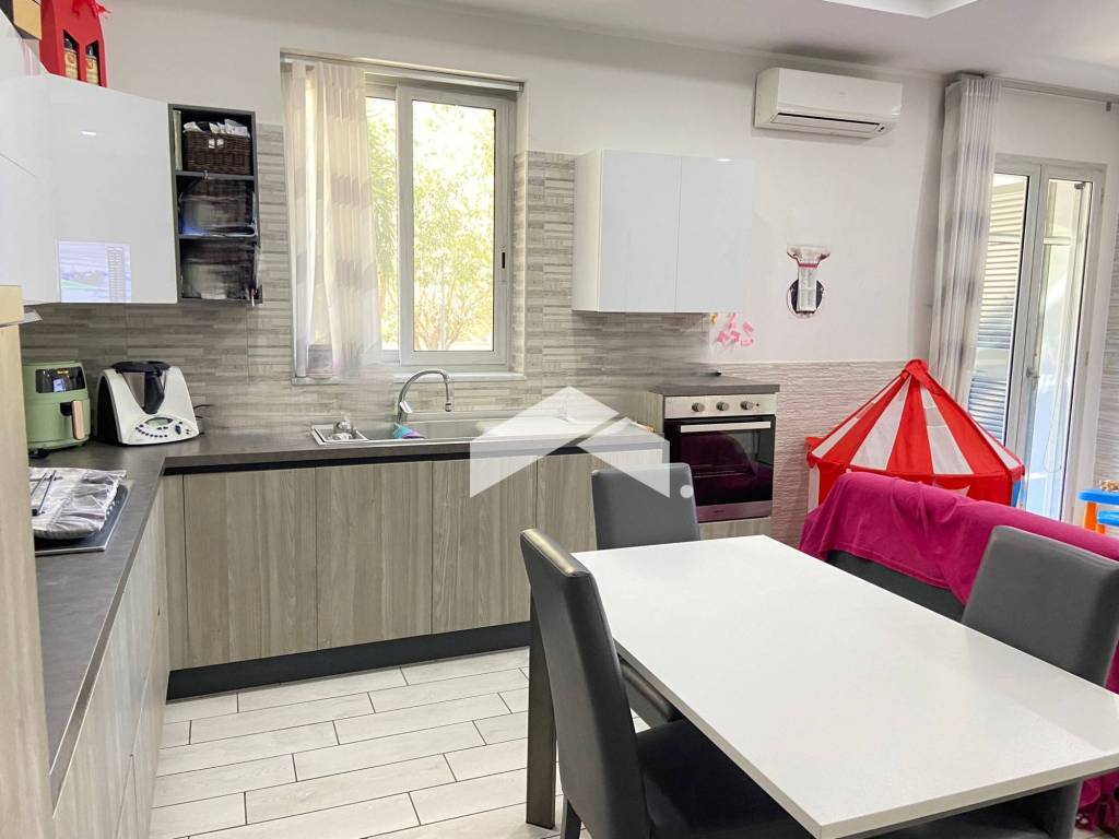 Vendita Appartamento Napoli. Trilocale in via Angelo Camillo De Meis