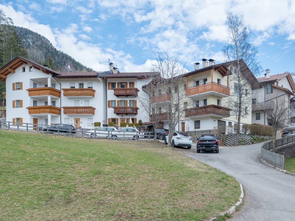 Bellissimo quadrilocale spazioso con terrazza e balconi - Foto 1