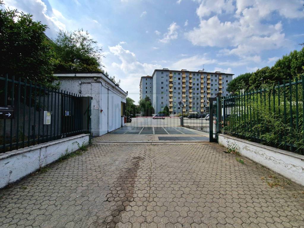 Garage Box via Lodovico il Moro