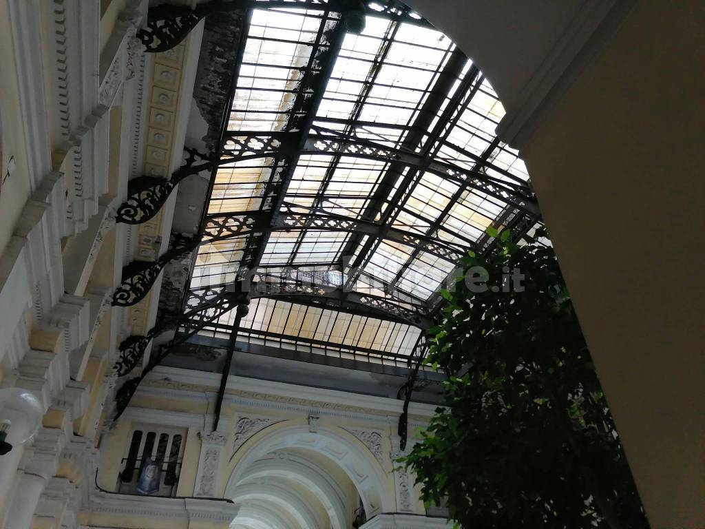 Vendita Appartamento Napoli. Trilocale in piazza Nicola Amore 6. Buono ...