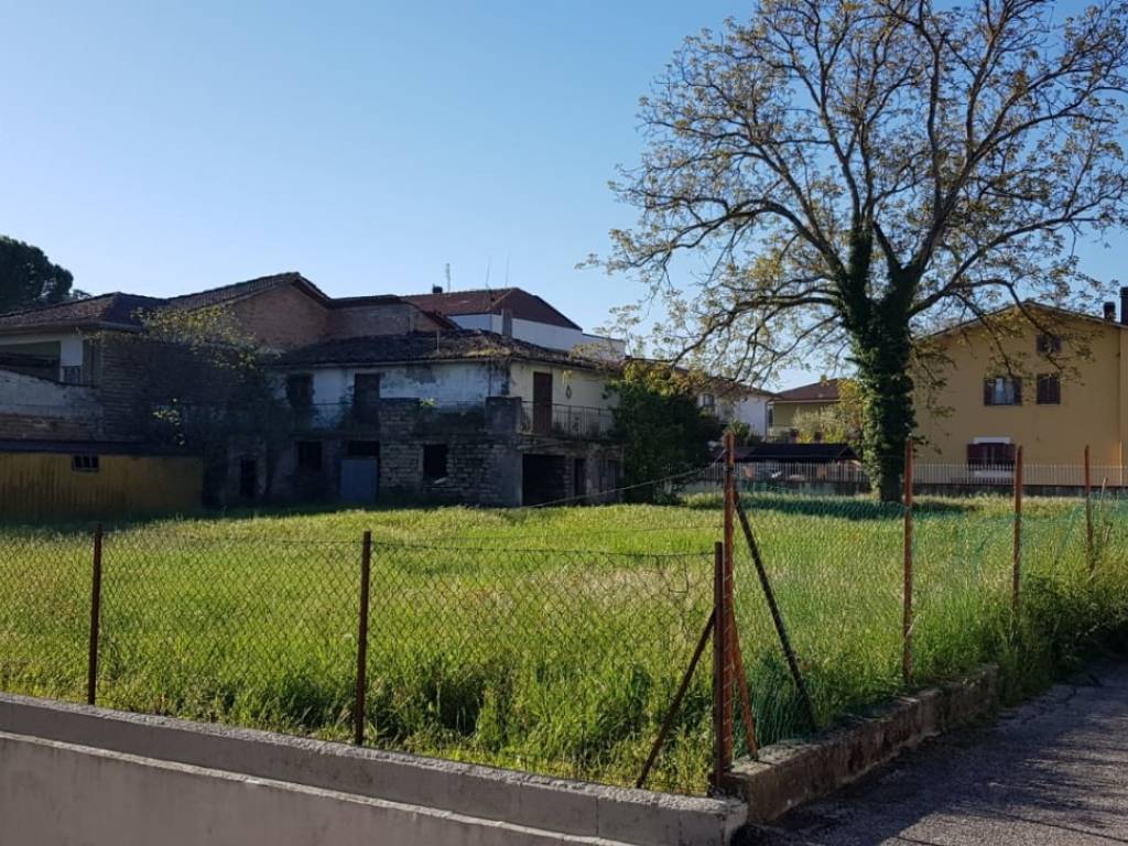 Terreno edificabile via roccantica  9 rieti, rieti